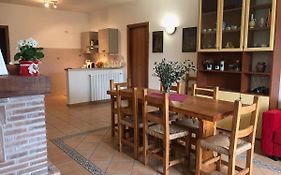 La Casa Di Demetra. Un Paradiso Tra Gli Olivi.